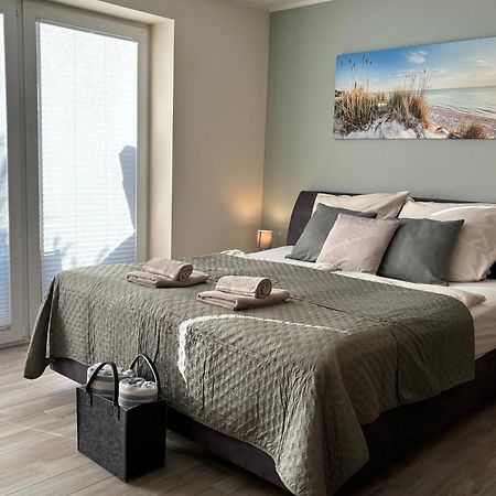 Kleine Auszeit -- Inklusive Parkplatz & Wifi, Geschirrspueler, Waschmaschine & Terrasse Mit Strandkorb -- Perfekt Fuer Urlaub & Business Scharbeutz Kültér fotó