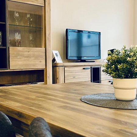 Kleine Auszeit -- Inklusive Parkplatz & Wifi, Geschirrspueler, Waschmaschine & Terrasse Mit Strandkorb -- Perfekt Fuer Urlaub & Business Scharbeutz Kültér fotó