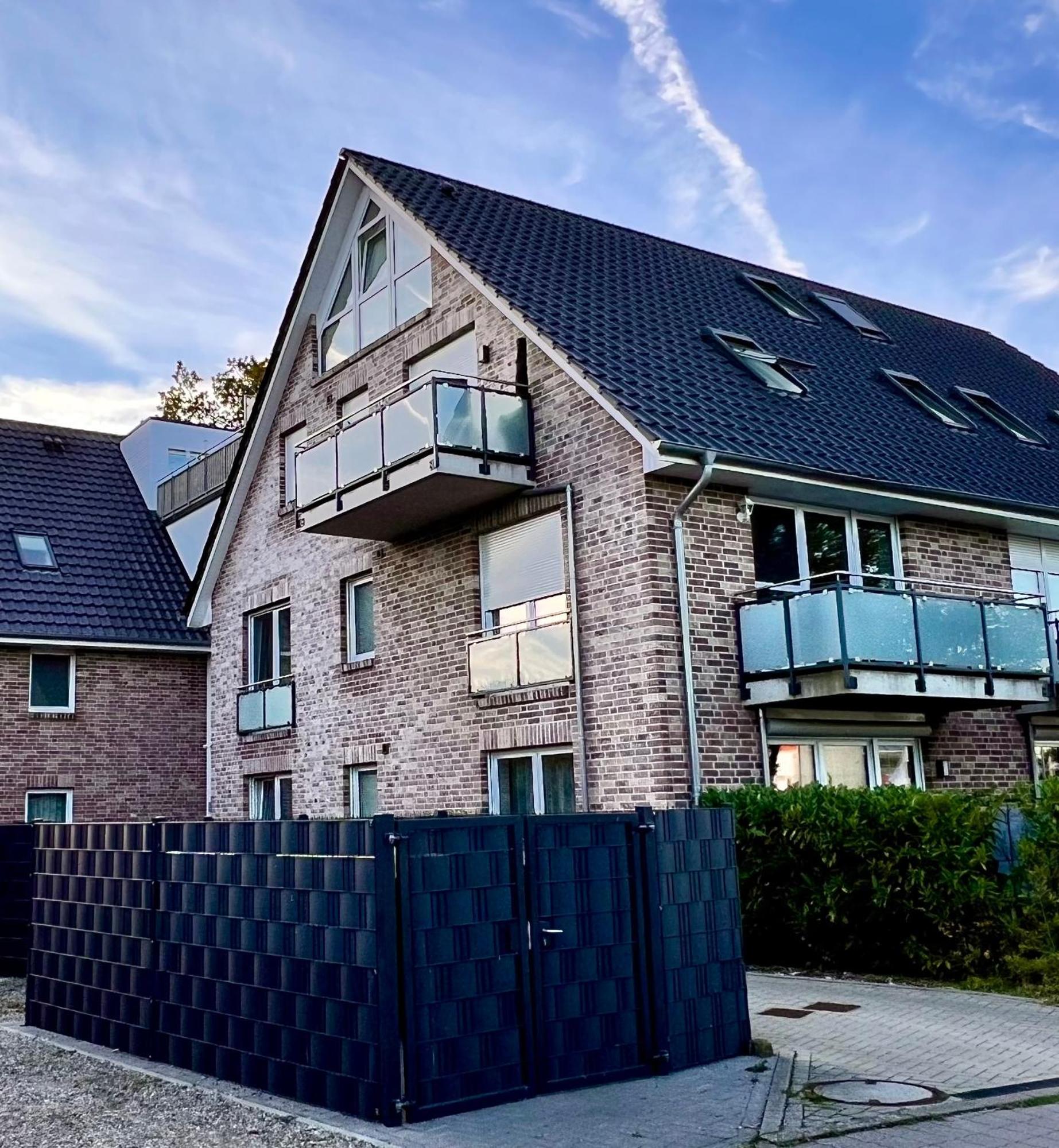 Kleine Auszeit -- Inklusive Parkplatz & Wifi, Geschirrspueler, Waschmaschine & Terrasse Mit Strandkorb -- Perfekt Fuer Urlaub & Business Scharbeutz Kültér fotó