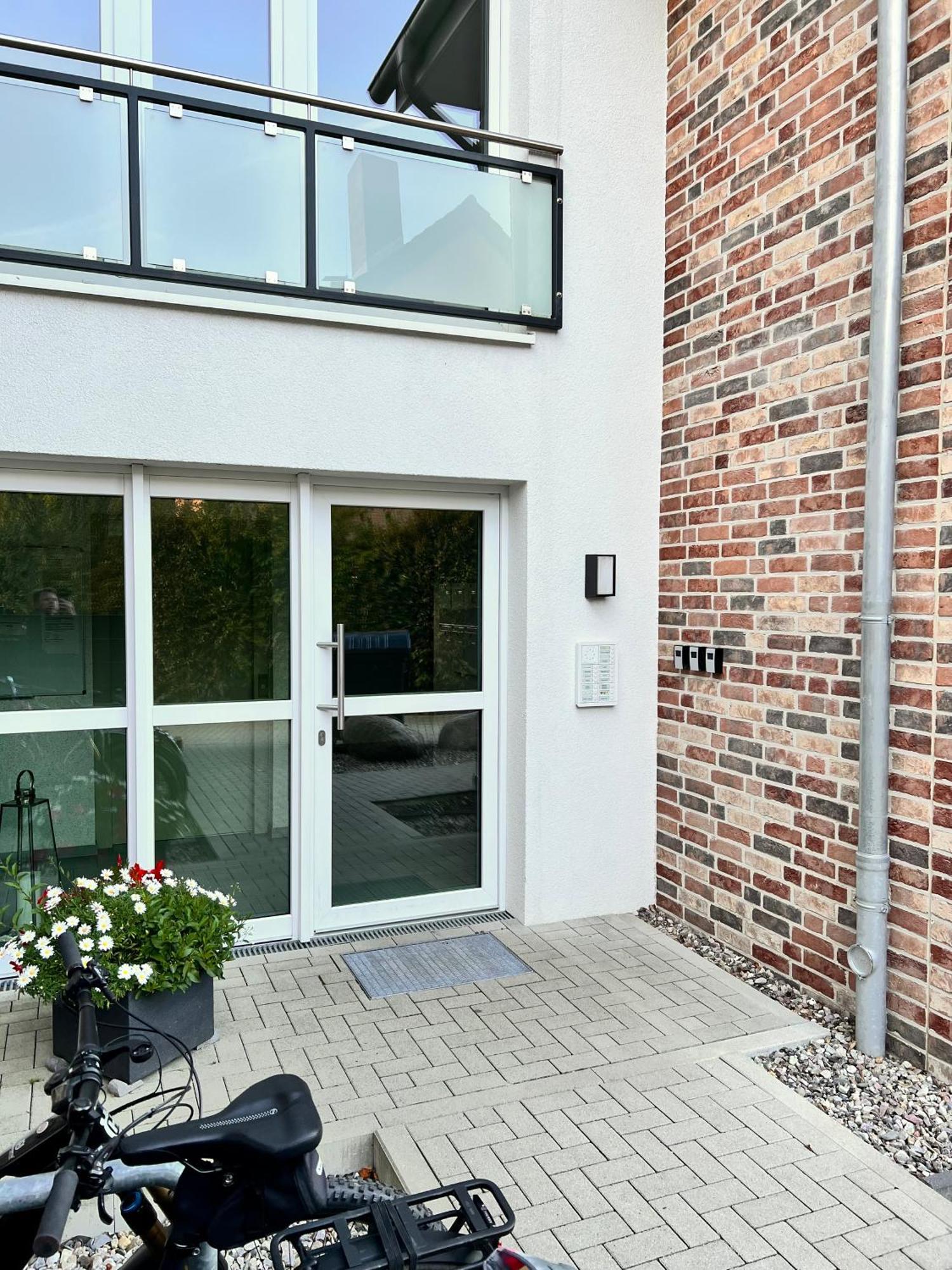 Kleine Auszeit -- Inklusive Parkplatz & Wifi, Geschirrspueler, Waschmaschine & Terrasse Mit Strandkorb -- Perfekt Fuer Urlaub & Business Scharbeutz Kültér fotó